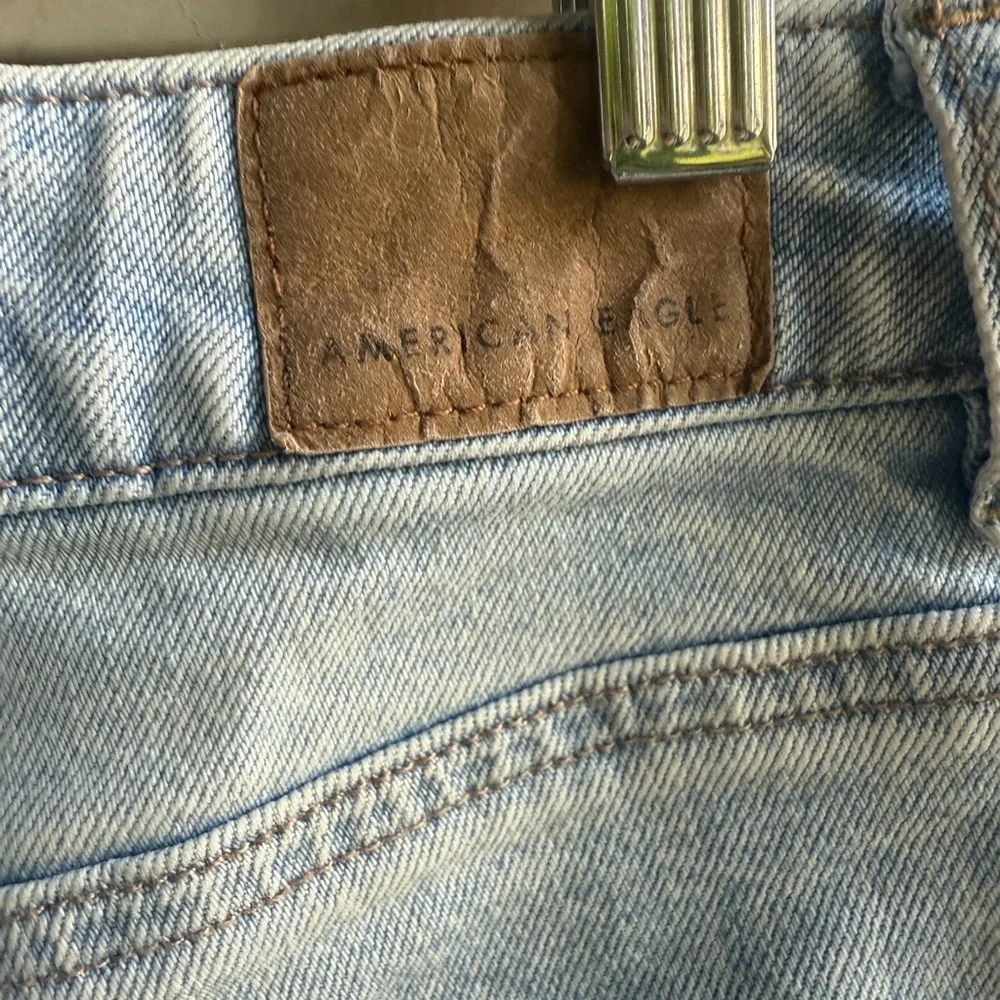 American Eagle mom jeans - Picture 4 of 9